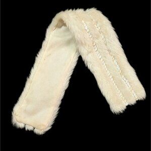Barbie Vintage Faux Fur Shawl Wrap Sequin Trim Cream Elegant Pre-Owned Doll Acce